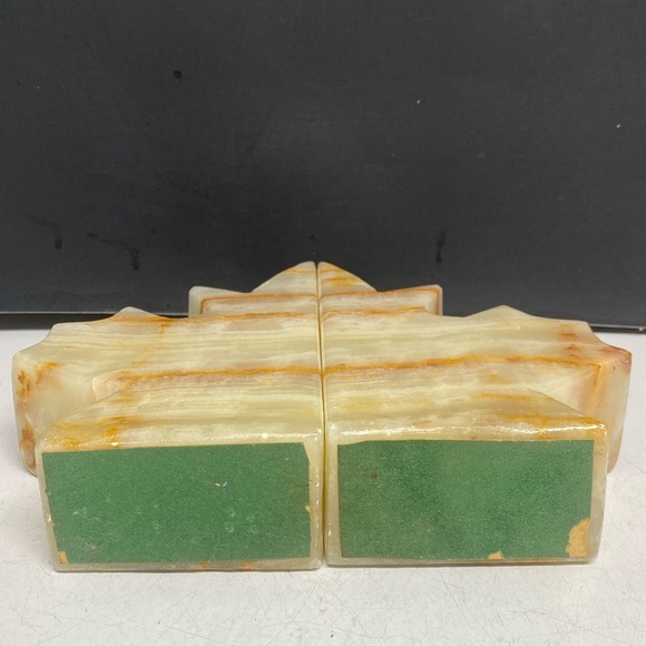 Maple Leaf Shaped Marble Bookends Set of Two - Picture 11 of 16